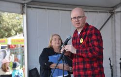 Kim Cowper President and Blue Mountains mayor Mark Greenhill